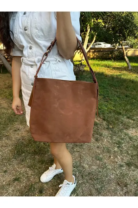 Kadın Kahve Çift Taraflı Süet-Cilt Çıtçıtlı Cüzdanlı Makyaj Çantalı El Kol ve Omuz Çantası