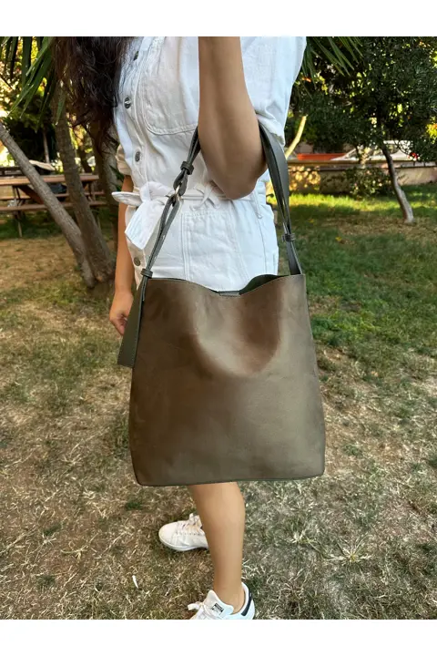 Kadın Kahve Çift Taraflı Süet-Cilt Çıtçıtlı Cüzdanlı Makyaj Çantalı El Kol ve Omuz Çantası