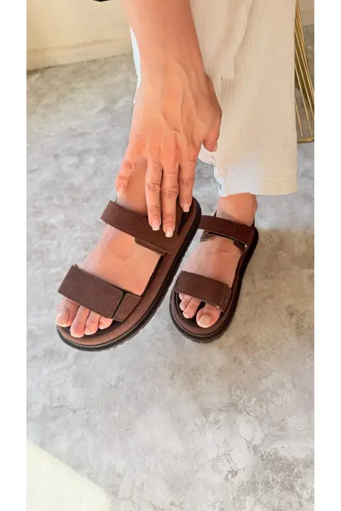 Lanze Kadın Kalın Taban Kahve Süet Sandalet Terlik